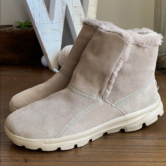 sketcher go walk boots